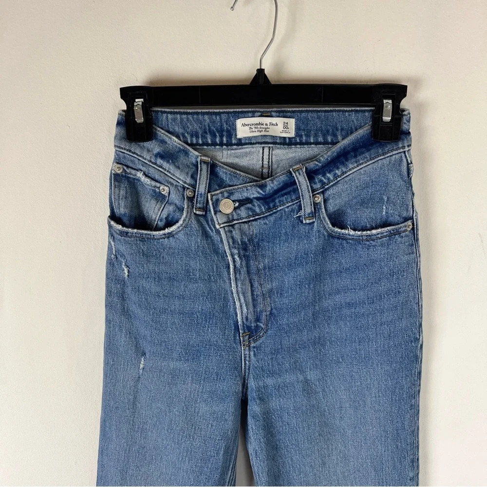 Abercrombie & Fitch Ultra High Rise 90s Straight Cross Over Waistband Jeans 24 - Picture 3 of 7